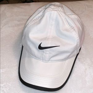 White nike hat